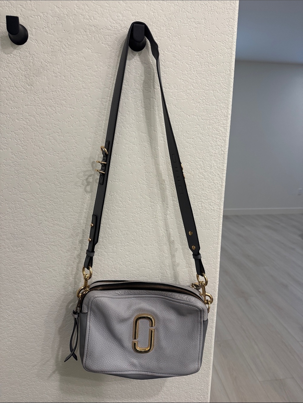 Marc Jacobs Pebbled Leather Crossbody in Light Gray with Black Strap